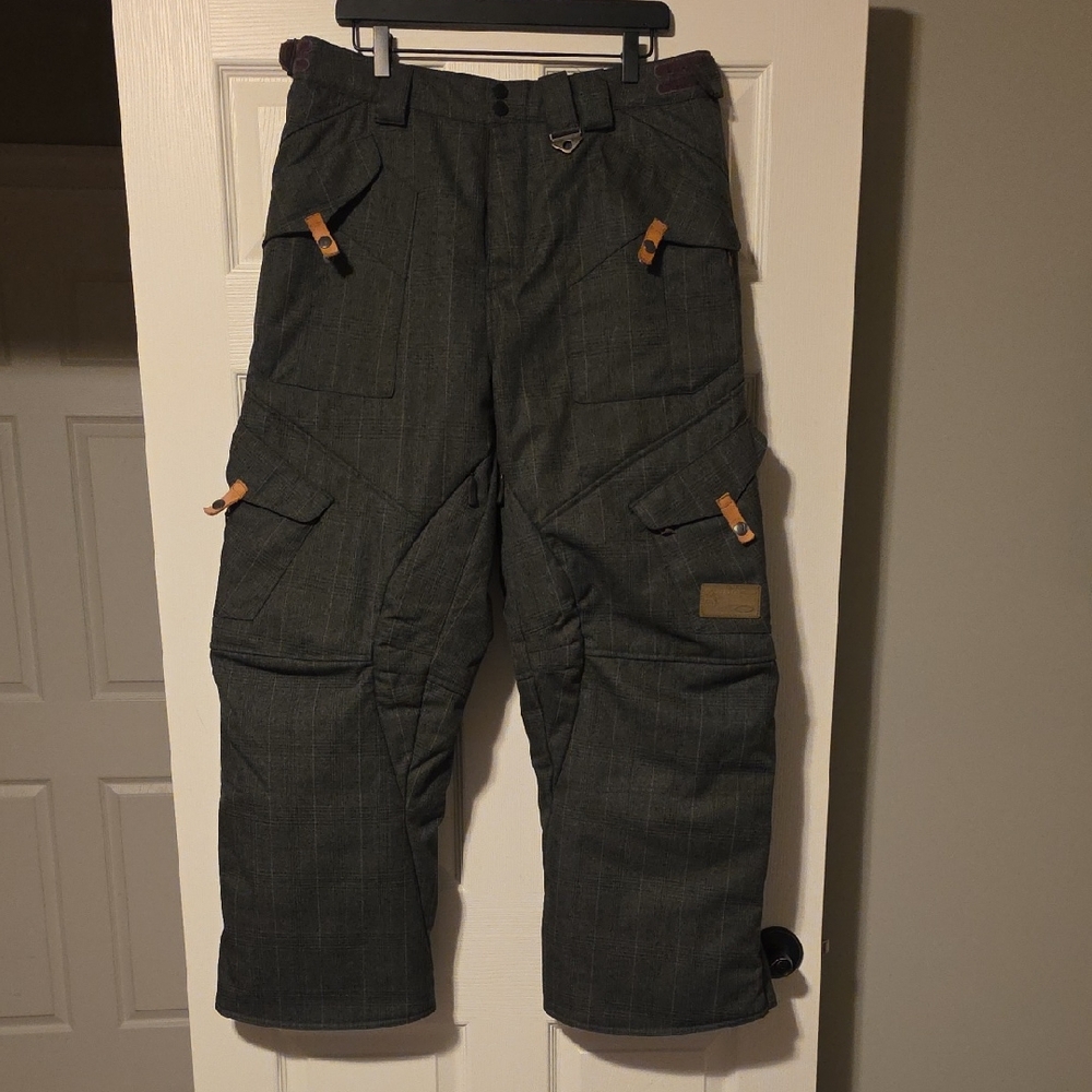 Oakley Dark Gray Cargo Ski/snowboarding  Pant with Tan Accents